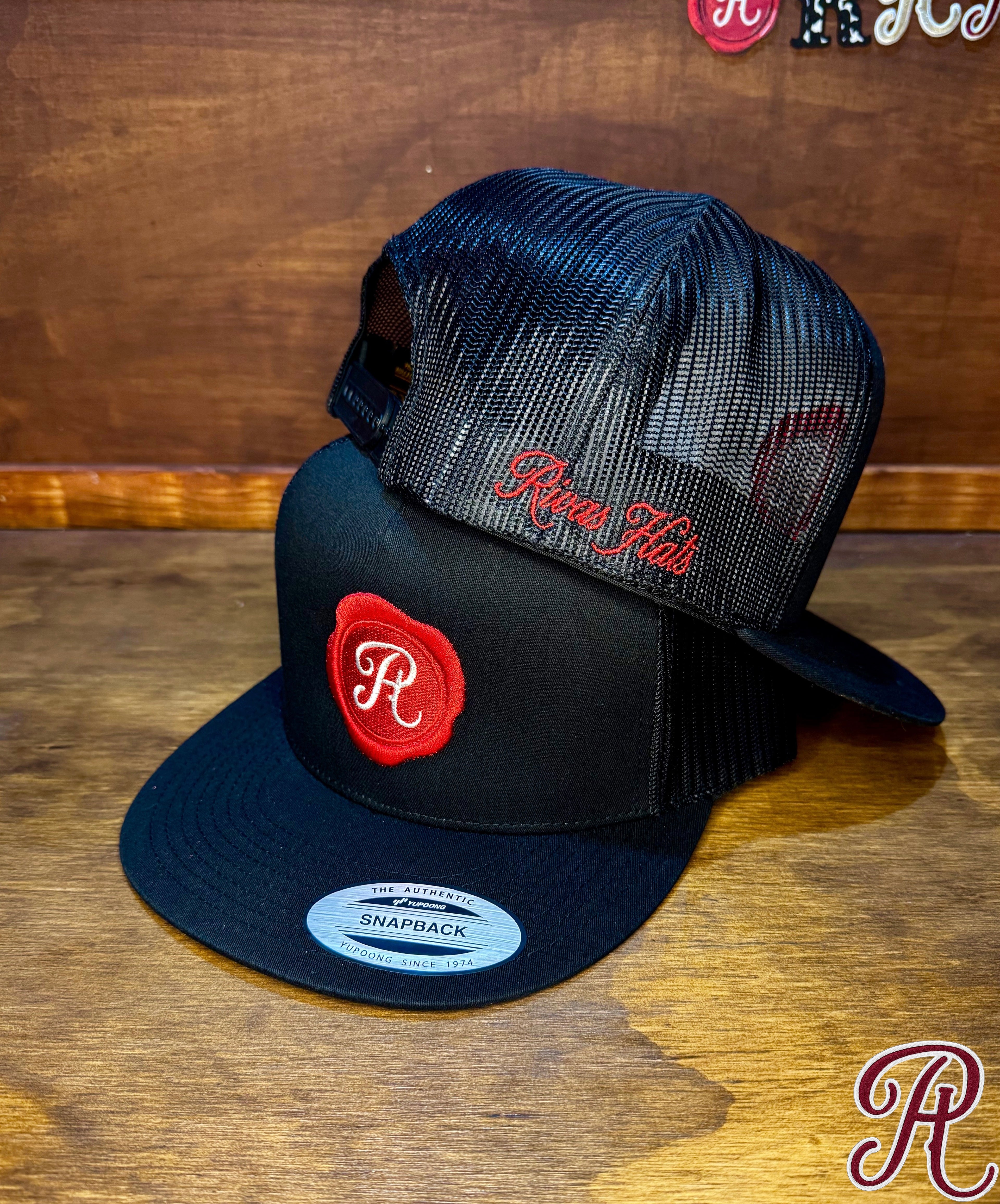 Cap Rivas hats - black/red